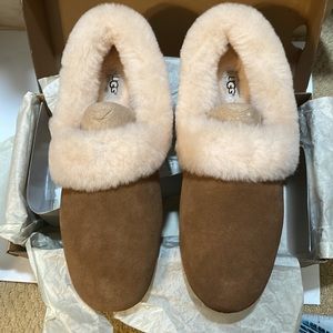 UGG Australia 1011725 W Kendal Chestnut Suede Sheepskin Slippers